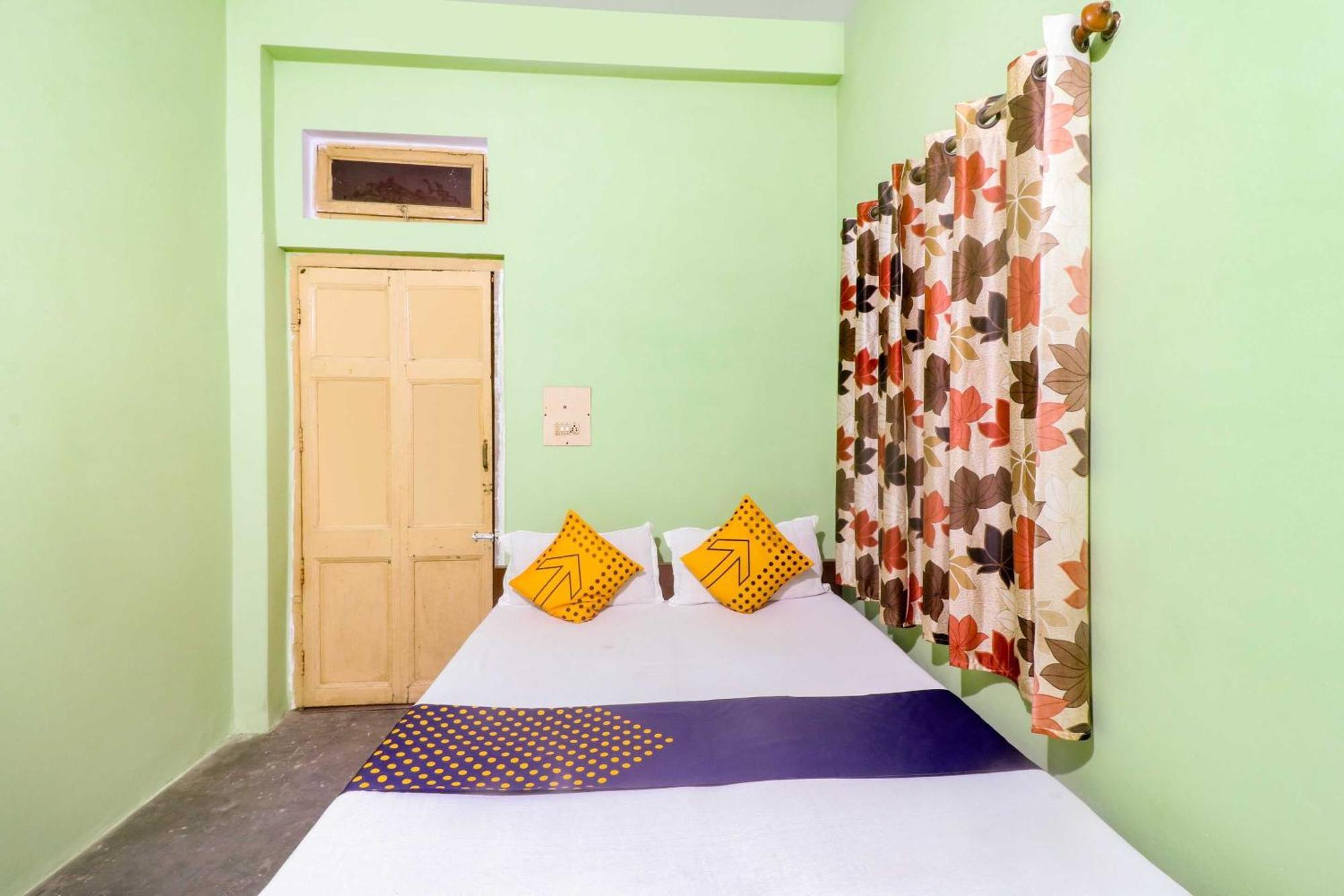 Spot On Mishra Hotel 2*