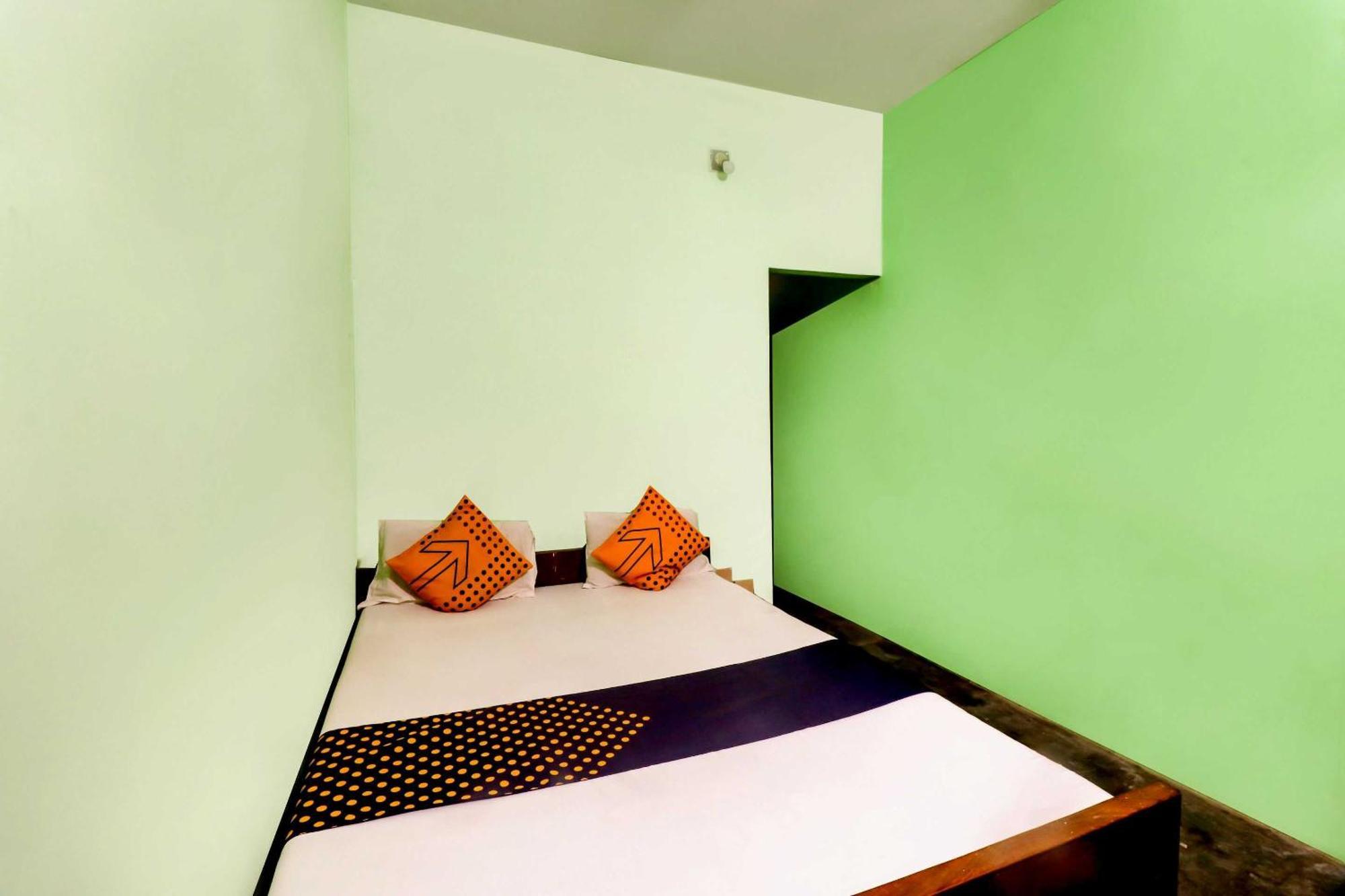Spot On Mishra 2* Varanasi
