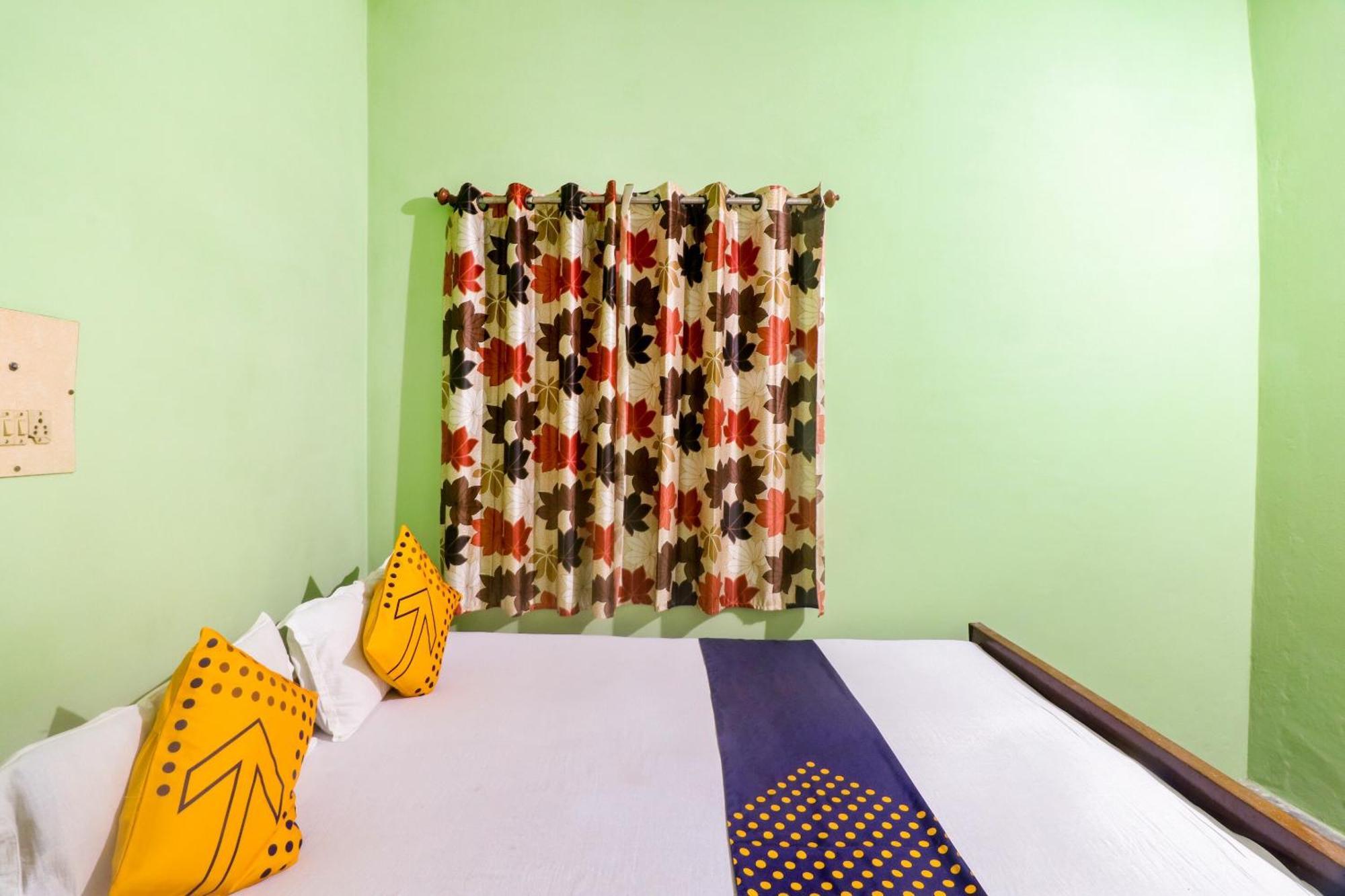Spot On Mishra Hotel 2*
