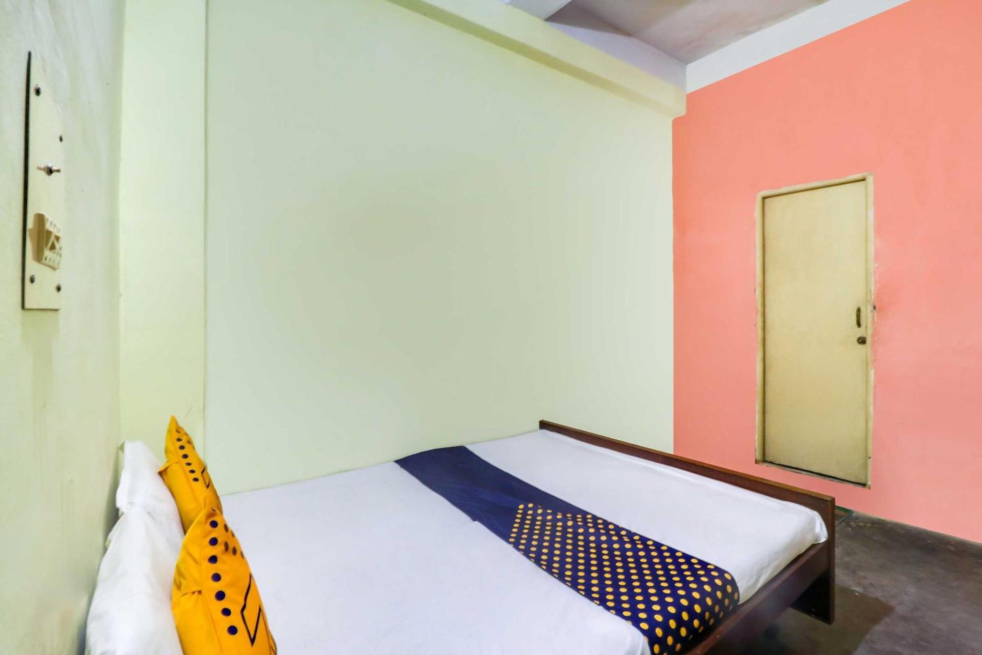 Spot On Mishra Hotel
